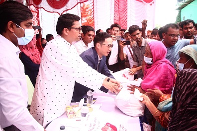 Huawei extends humanitarian support to people in Natore (2)