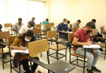 বিভিন্ন বেসরকারি বিশ্ববিদ্যালয়ে সশরীরে ক্লাস স্থগিত: চলবে অনলাইনে, বাস চলাচল বন্ধ