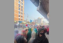 ভূমিকম্প আতঙ্কে টঙ্গীতে কারখানা থেকে বের হতে গিয়ে পদদলিত হয়ে দুই শতাধিক শ্রমিক আহত