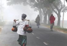 হাড় কাঁপানোর শীতের মাঝেই বৃষ্টির দুঃসংবাদ