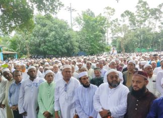 শ্রীপুর পৌর সভার সাবেক মেয়র আনিছুর রহমানের জানাজায় মানুষের ঢল